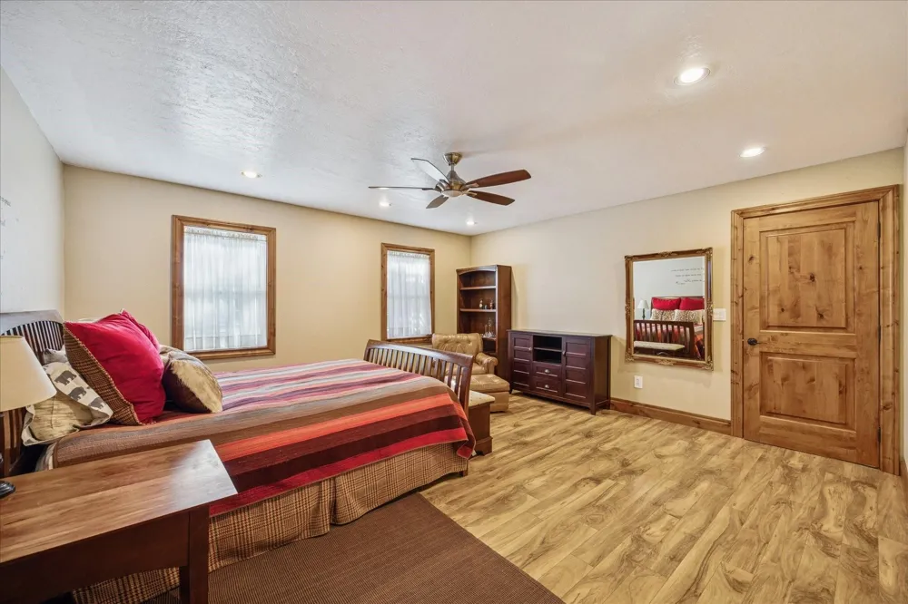 640 Piney Creek Road Bellville, TX 77418
