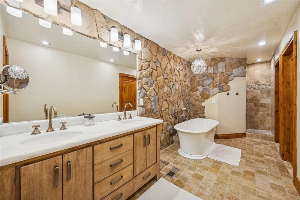 640 Piney Creek Road Bellville, TX 77418