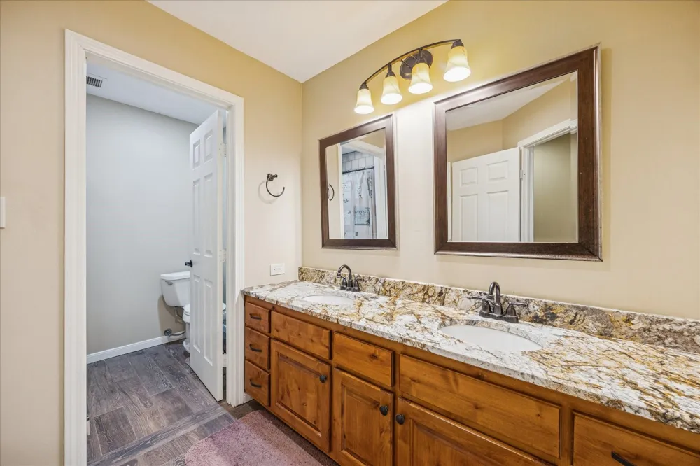 640 Piney Creek Road Bellville, TX 77418