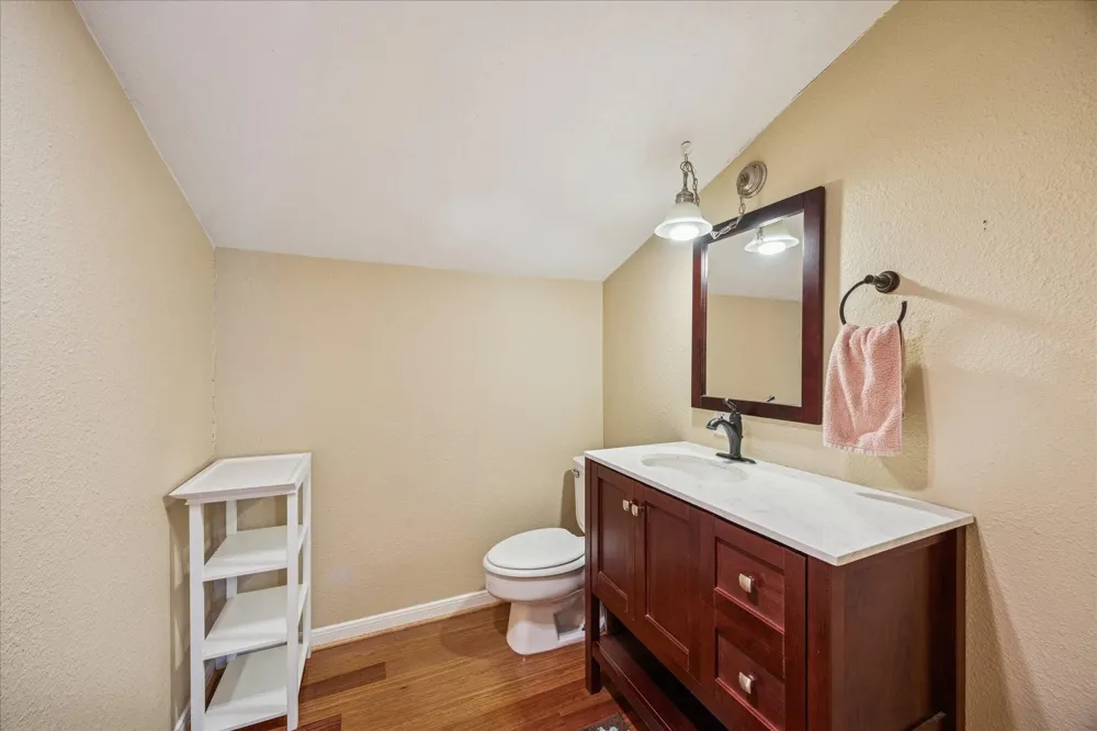 640 Piney Creek Road Bellville, TX 77418