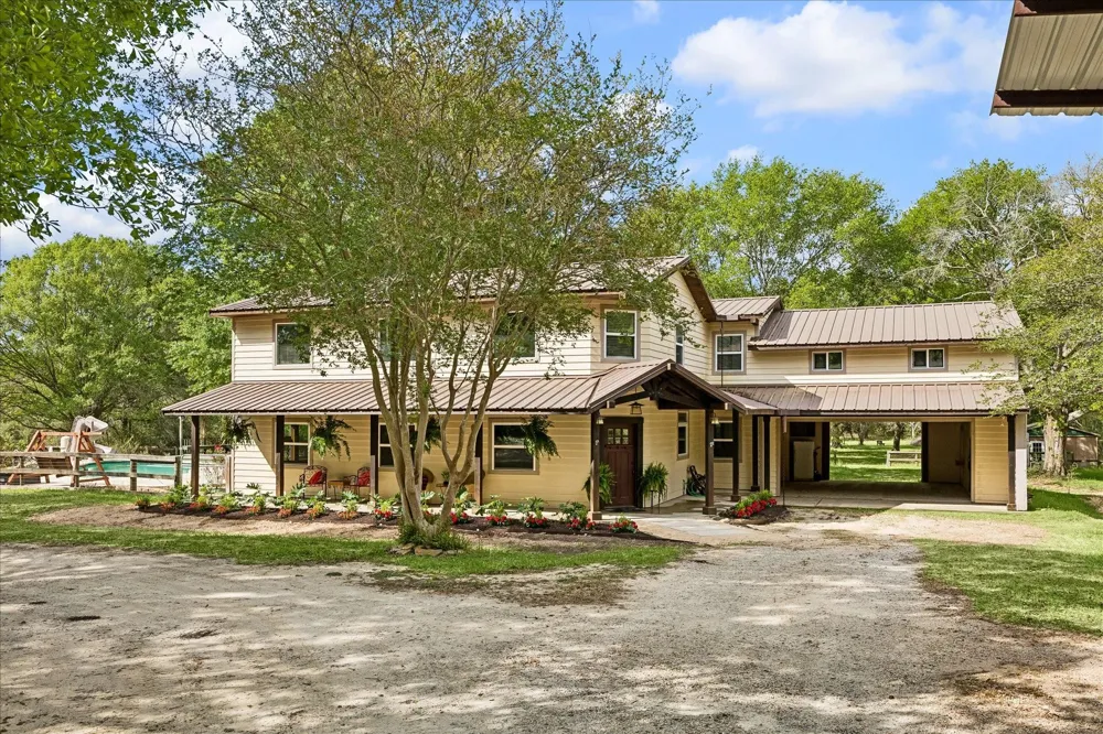 640 Piney Creek Road Bellville, TX 77418
