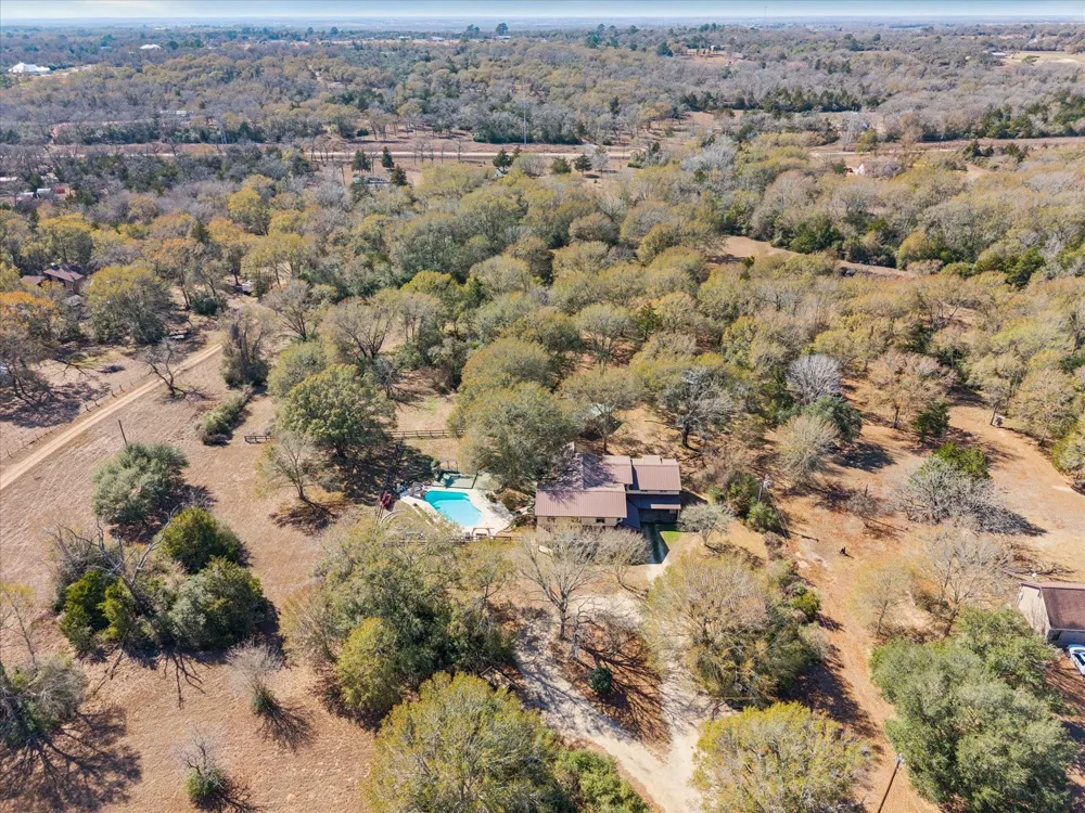 640 Piney Creek Road Bellville, TX 77418