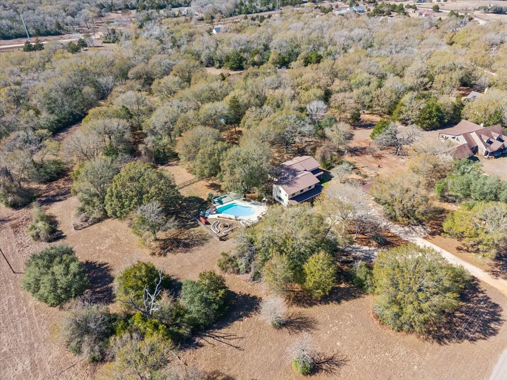 640 Piney Creek Road Bellville, TX 77418