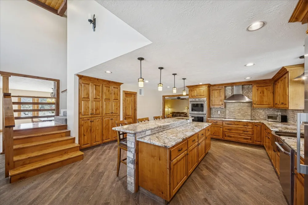 640 Piney Creek Road Bellville, TX 77418