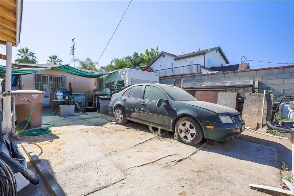 905 Q STREET Bakersfield, CA 93304