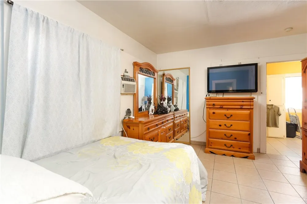 905 Q STREET Bakersfield, CA 93304