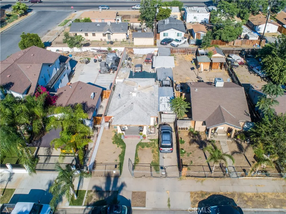 905 Q STREET Bakersfield, CA 93304