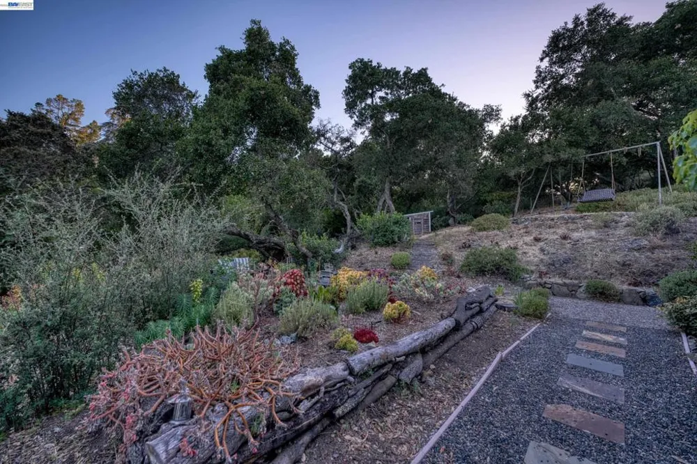 140 Sheridan Way Woodside, CA 94062