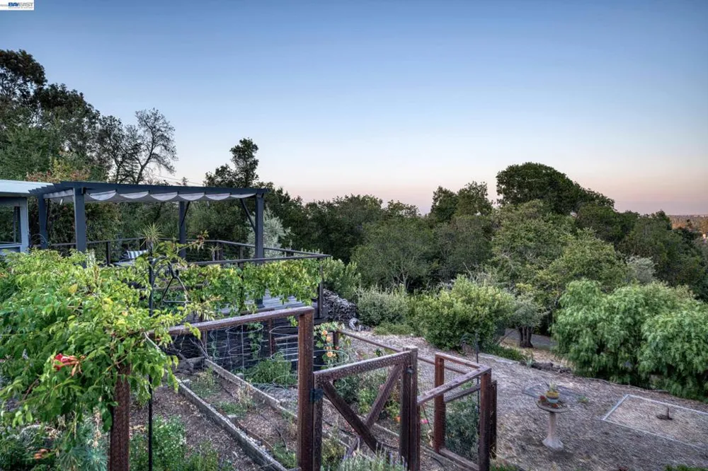 140 Sheridan Way Woodside, CA 94062