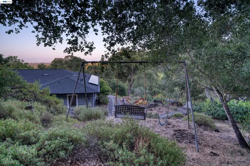 140 Sheridan Way Woodside, CA 94062