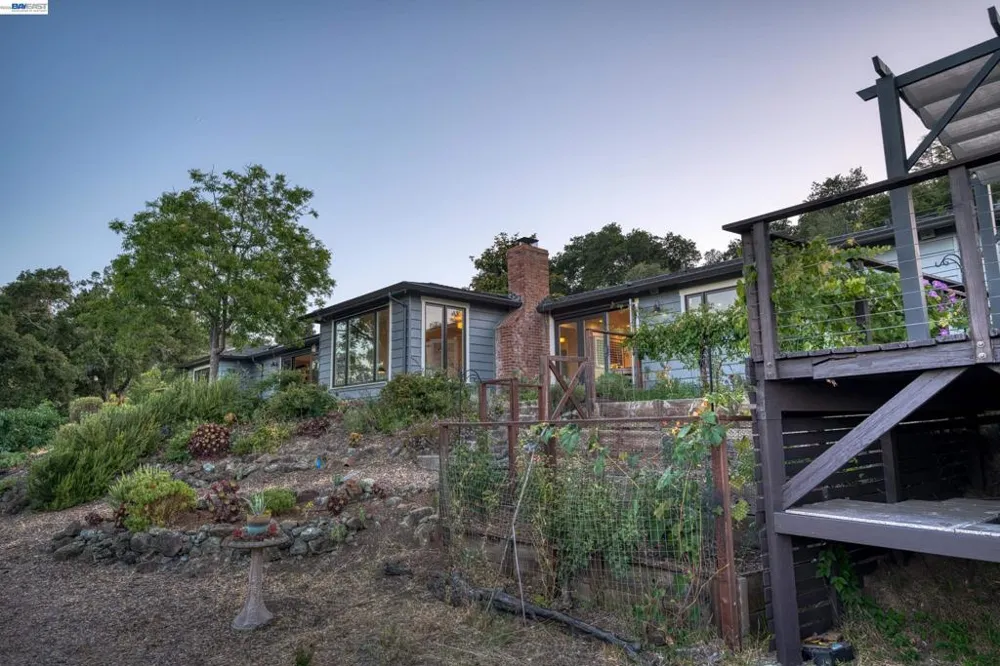140 Sheridan Way Woodside, CA 94062