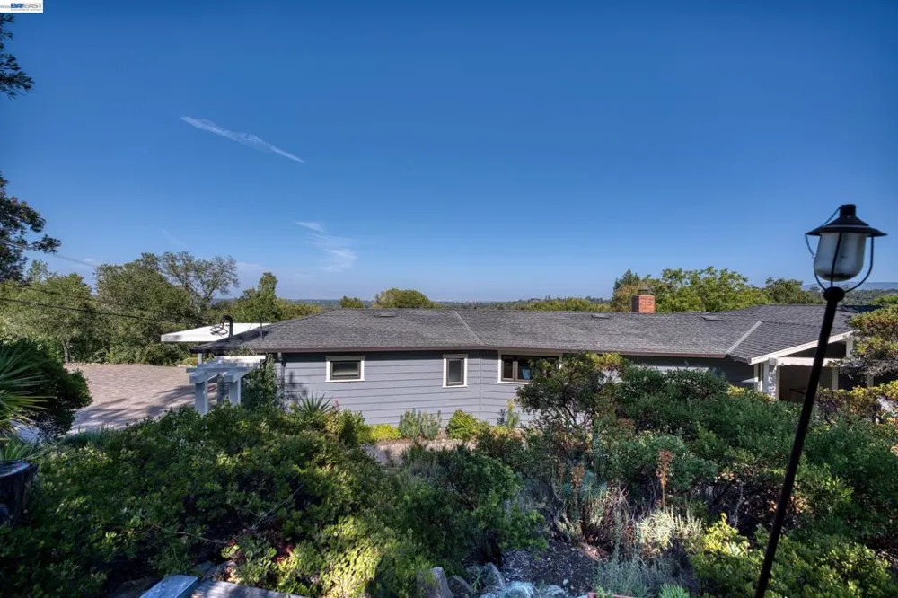 140 Sheridan Way Woodside, CA 94062