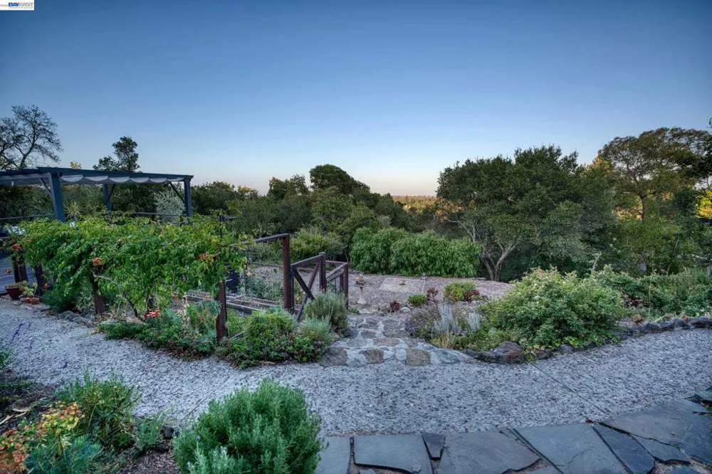 140 Sheridan Way Woodside, CA 94062