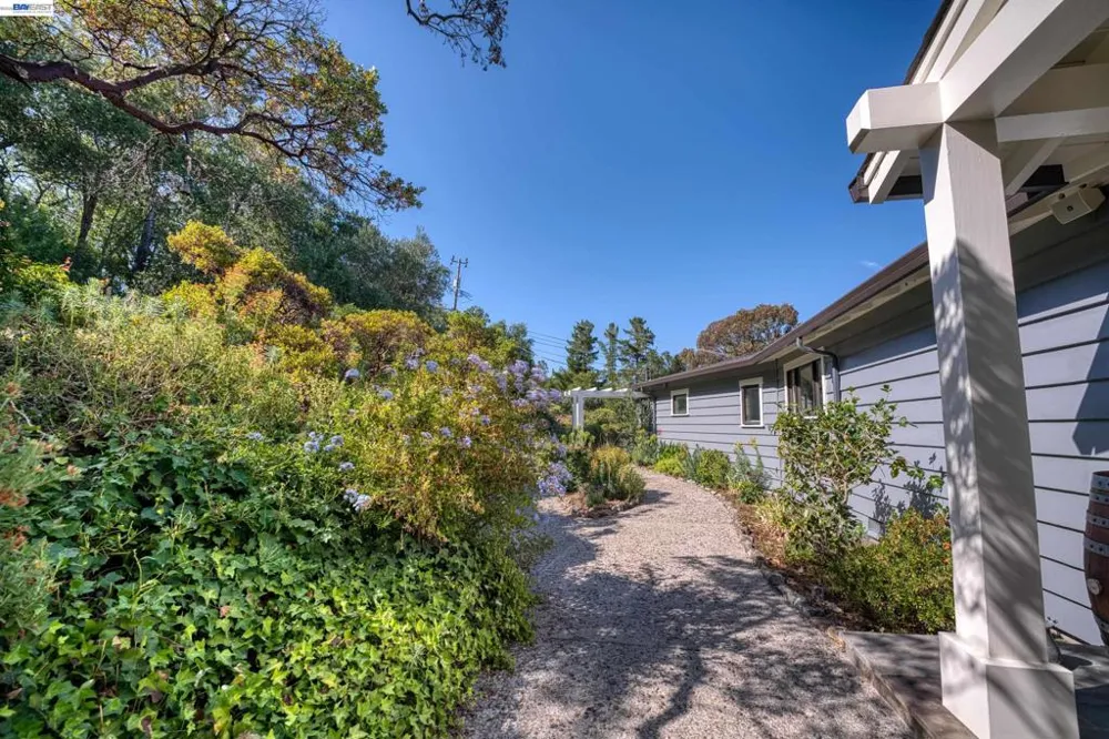 140 Sheridan Way Woodside, CA 94062