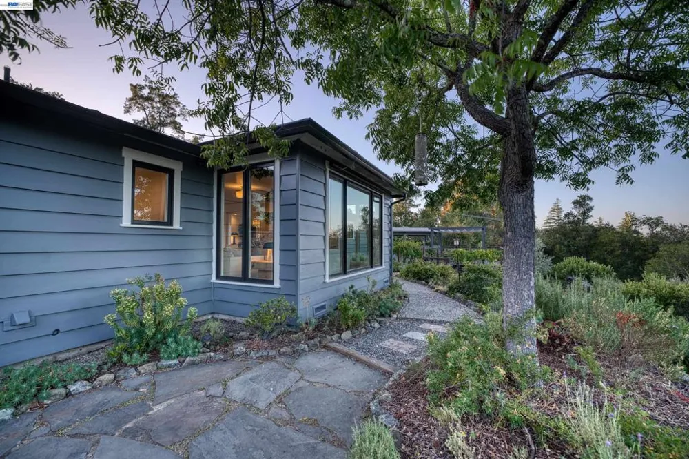 140 Sheridan Way Woodside, CA 94062