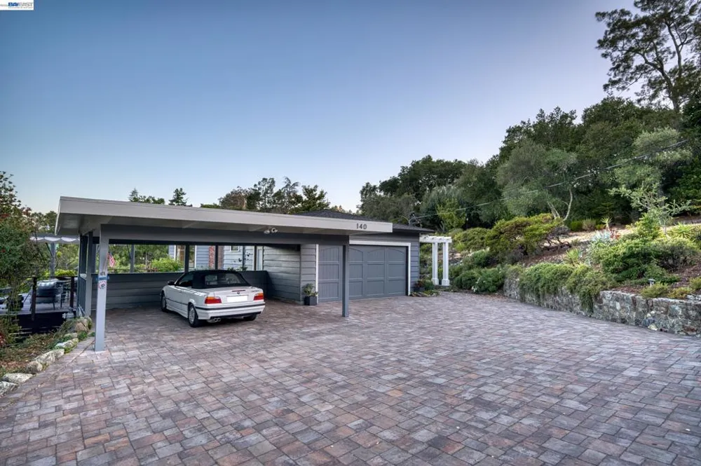 140 Sheridan Way Woodside, CA 94062