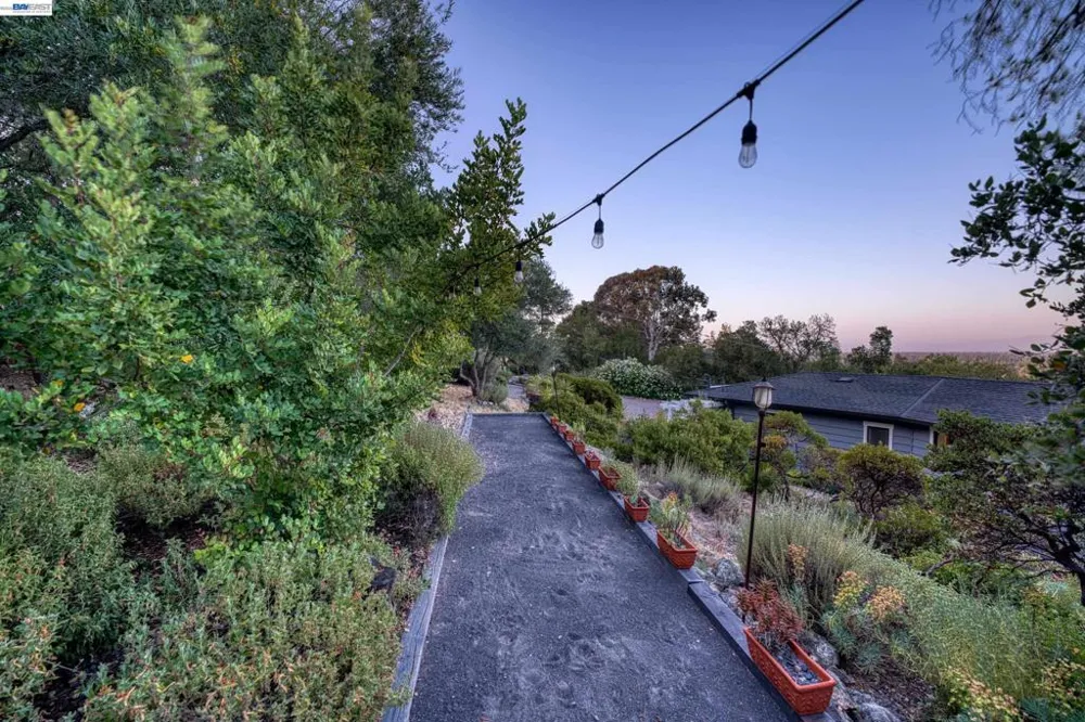 140 Sheridan Way Woodside, CA 94062