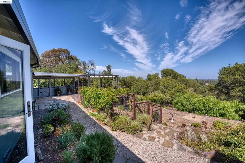 140 Sheridan Way Woodside, CA 94062
