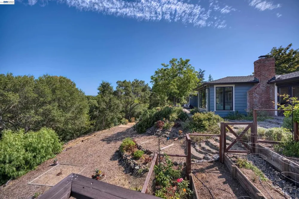 140 Sheridan Way Woodside, CA 94062
