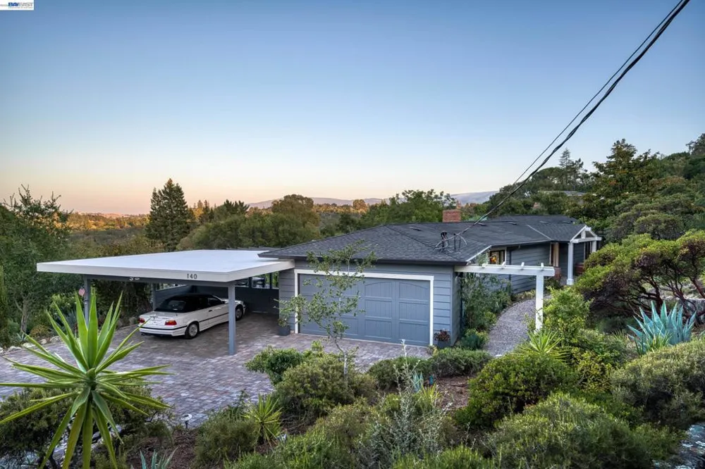 140 Sheridan Way Woodside, CA 94062