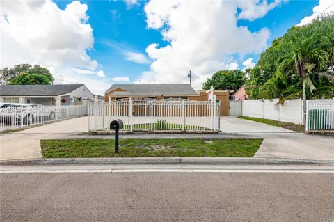 750 NE 4th Pl