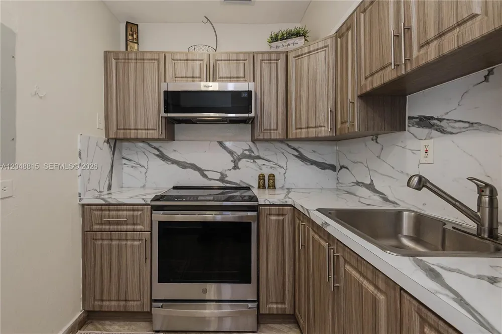 750 NE 4th Pl Hialeah, FL 33010