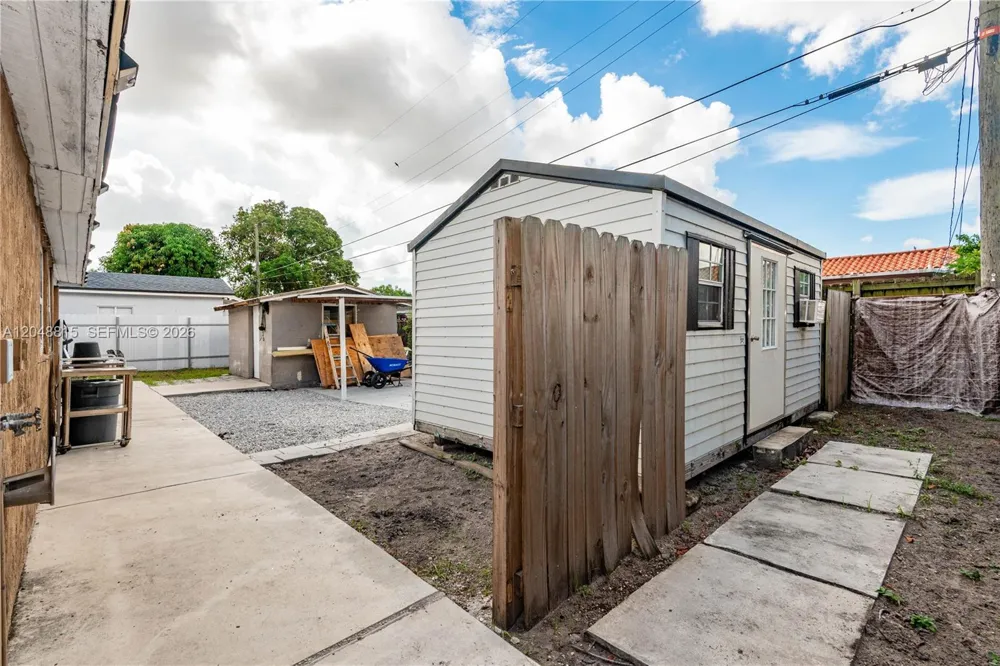 750 NE 4th Pl Hialeah, FL 33010