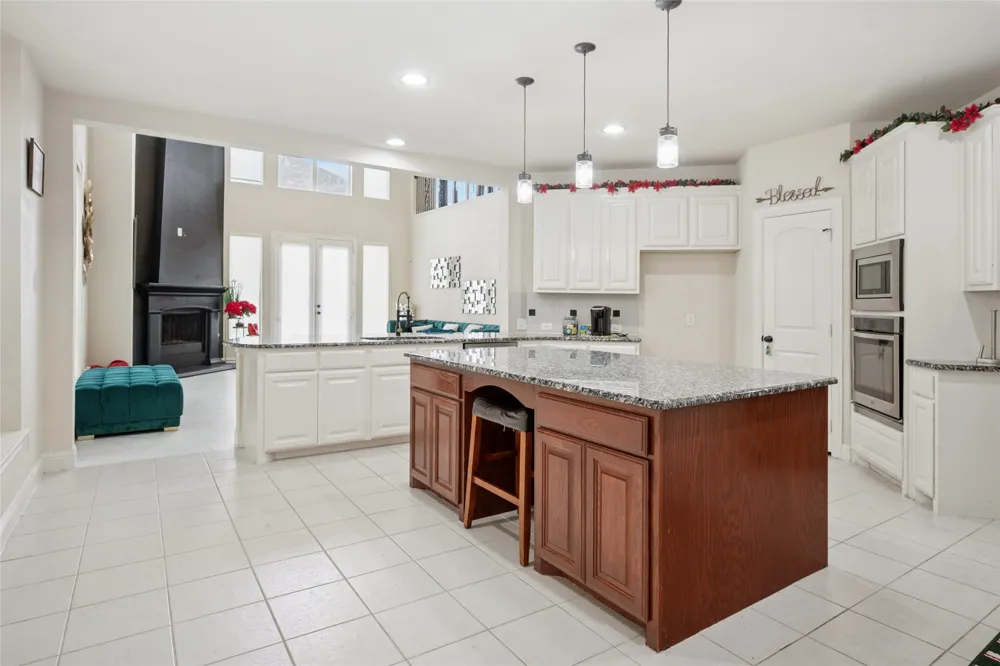 901 Oglethorpe Lane Aubrey, TX 76227