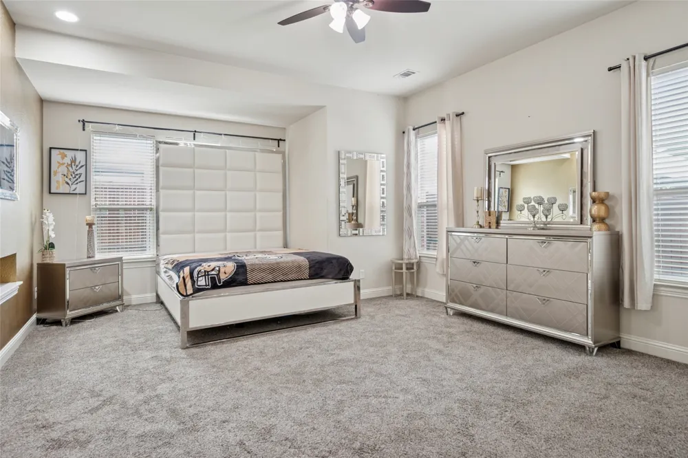 901 Oglethorpe Lane Aubrey, TX 76227