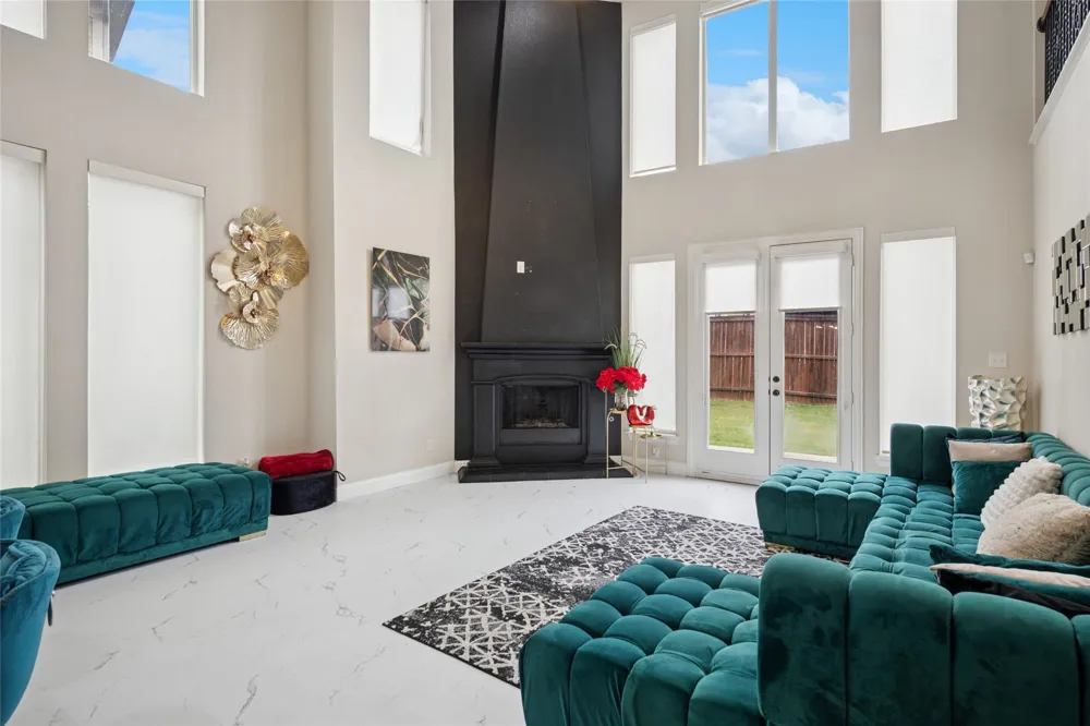 901 Oglethorpe Lane Aubrey, TX 76227
