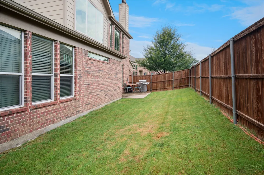901 Oglethorpe Lane Aubrey, TX 76227