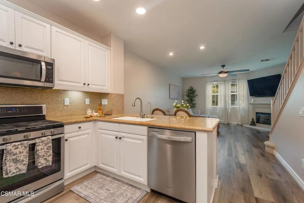 4572 Via Presidio Camarillo, CA 93012