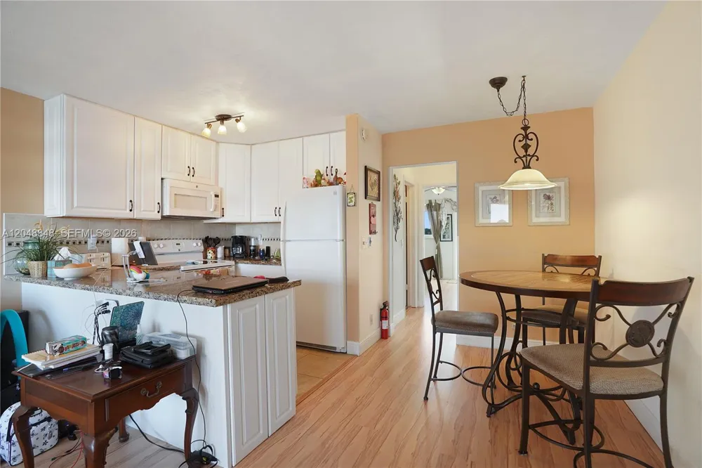 1000 SW 11 AVE #17E Hallandale Beach, FL 33009