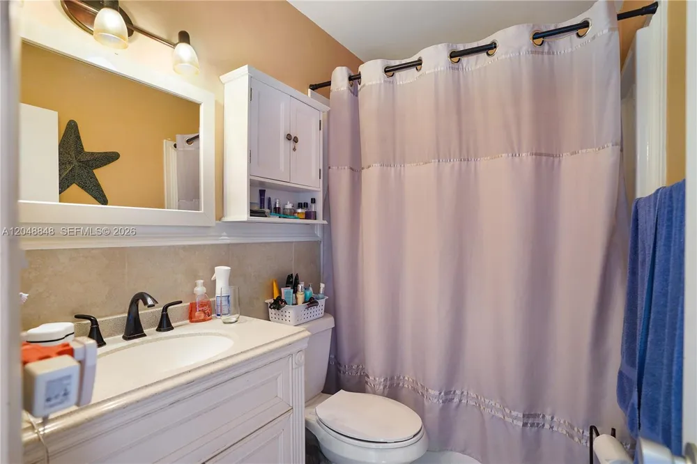1000 SW 11 AVE #17E Hallandale Beach, FL 33009