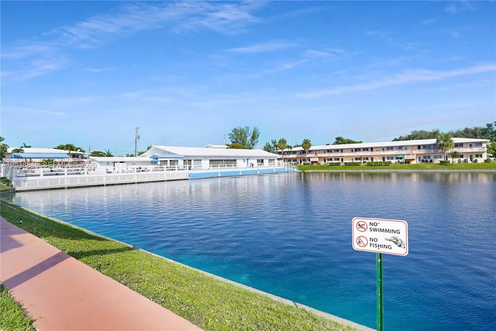 1000 SW 11 AVE #17E Hallandale Beach, FL 33009