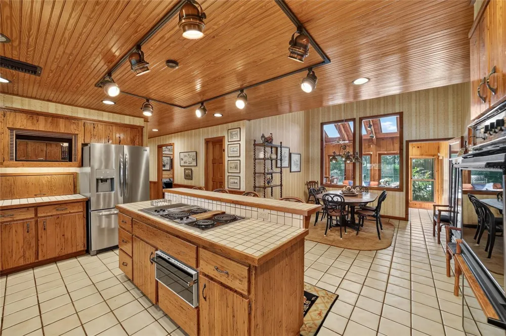 2411 SE 15TH STREET ocala, FL 34471