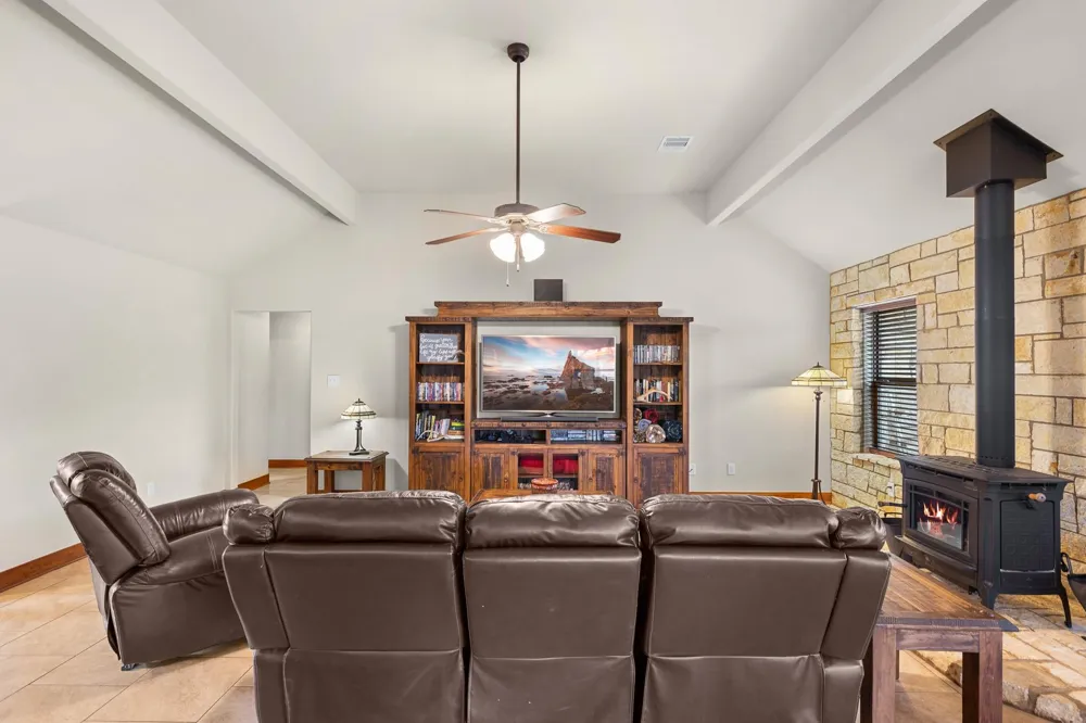 3941 County Road 219 Anderson, TX 77830