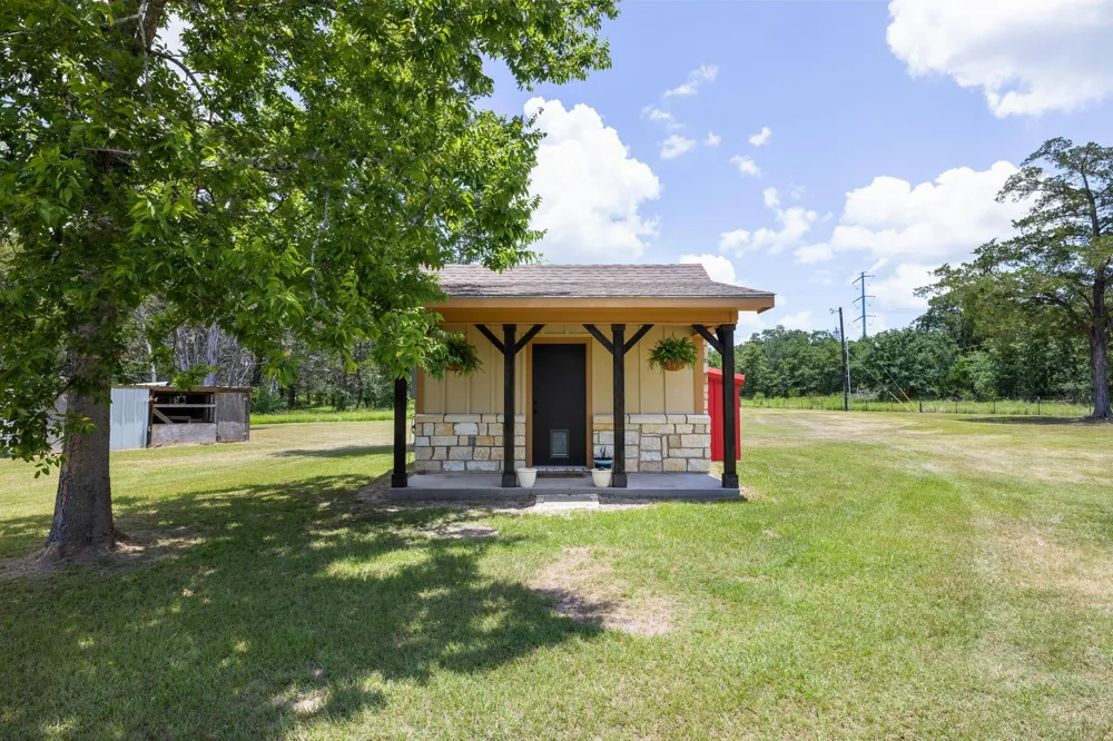 3941 County Road 219 Anderson, TX 77830
