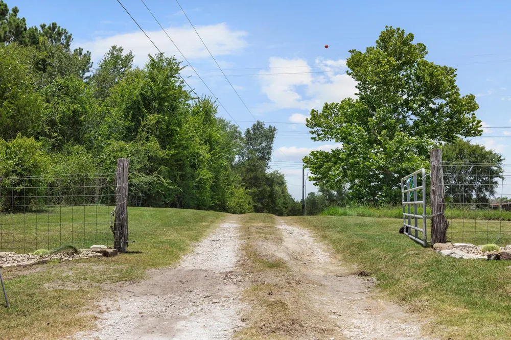 3941 County Road 219 Anderson, TX 77830