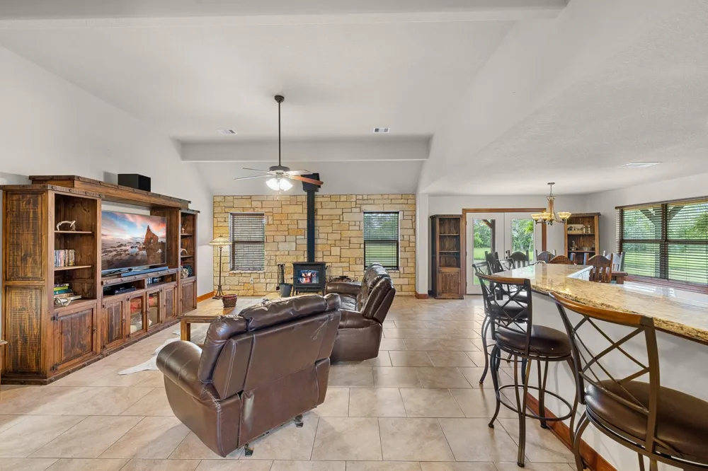 3941 County Road 219 Anderson, TX 77830