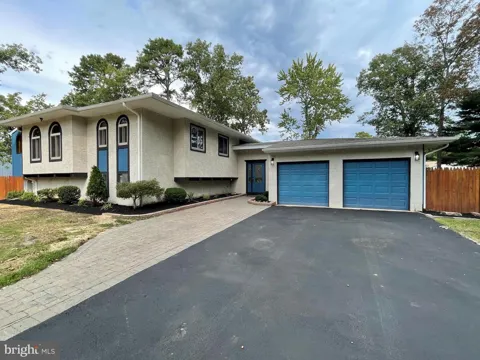 802 SALEM COURT