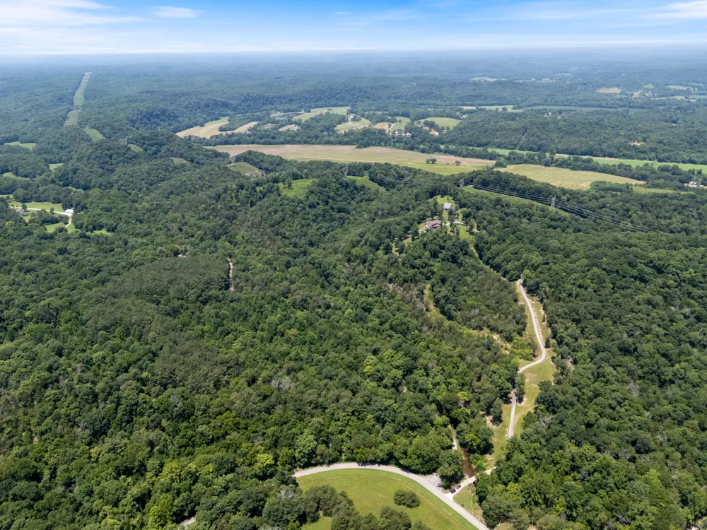 1370 Leatherwood Rd White Bluff, TN 37187
