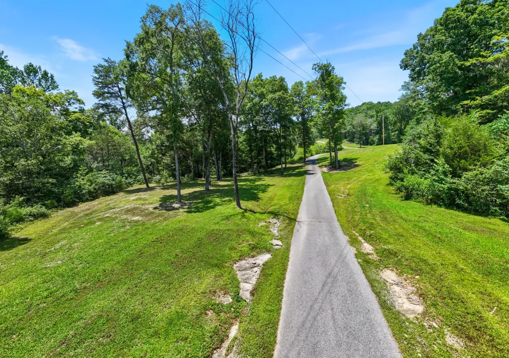 1370 Leatherwood Rd White Bluff, TN 37187