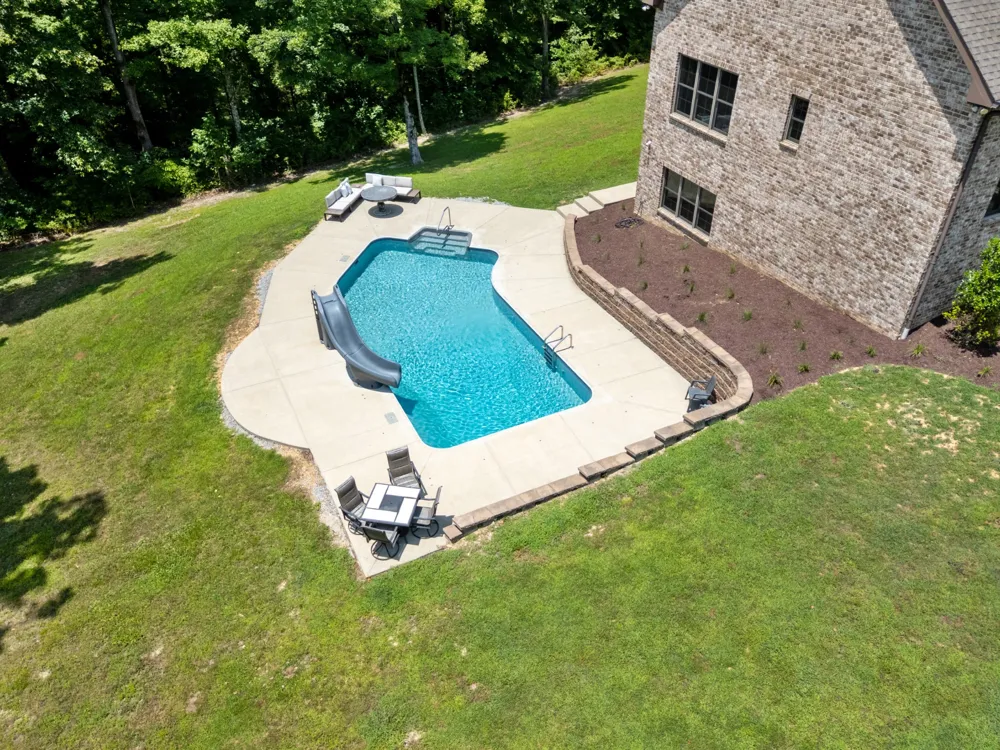1370 Leatherwood Rd White Bluff, TN 37187