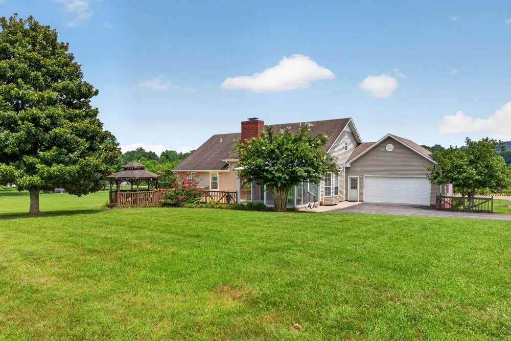 4007 Old Rock Island Rd Rock Island, TN 38581