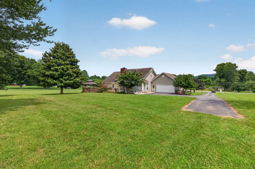 4007 Old Rock Island Rd Rock Island, TN 38581