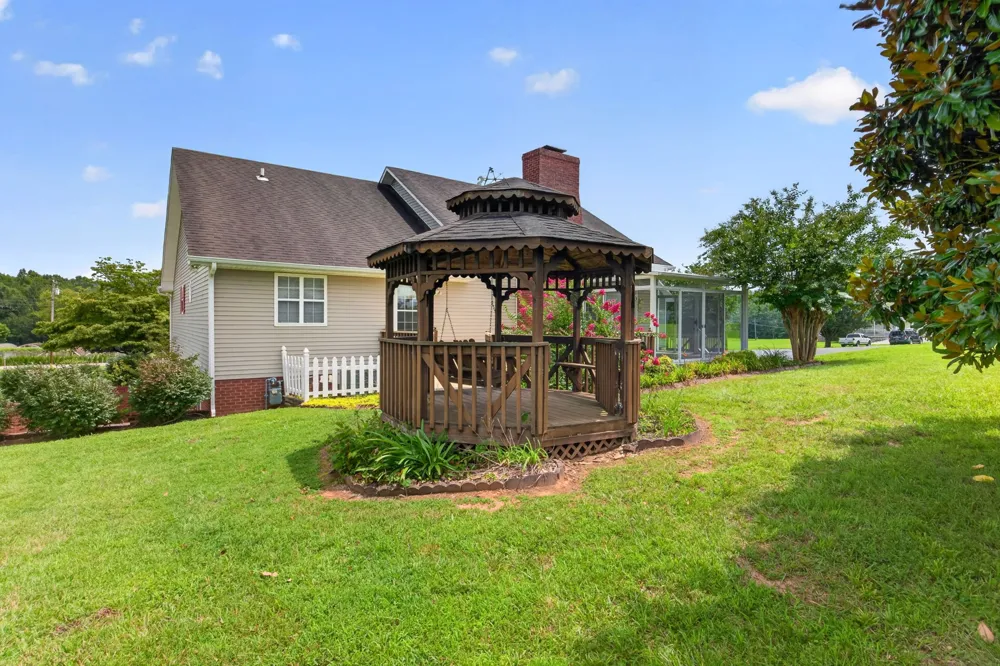 4007 Old Rock Island Rd Rock Island, TN 38581