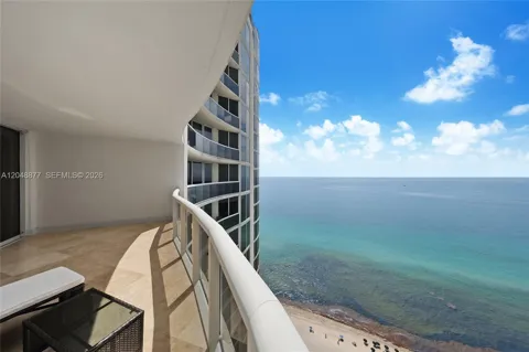 17201 Collins Ave #3604