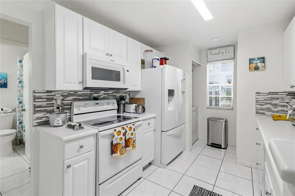 1141 EXCELLER CT. #105 Casselberry, FL 32707