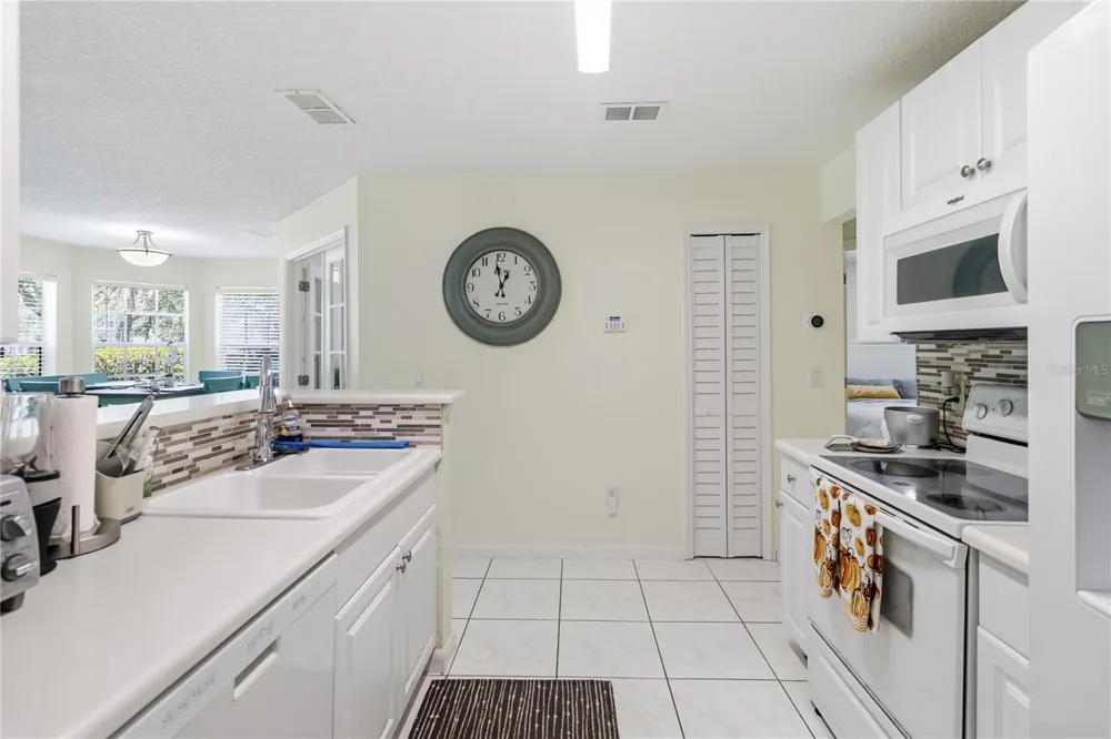 1141 EXCELLER CT. #105 Casselberry, FL 32707